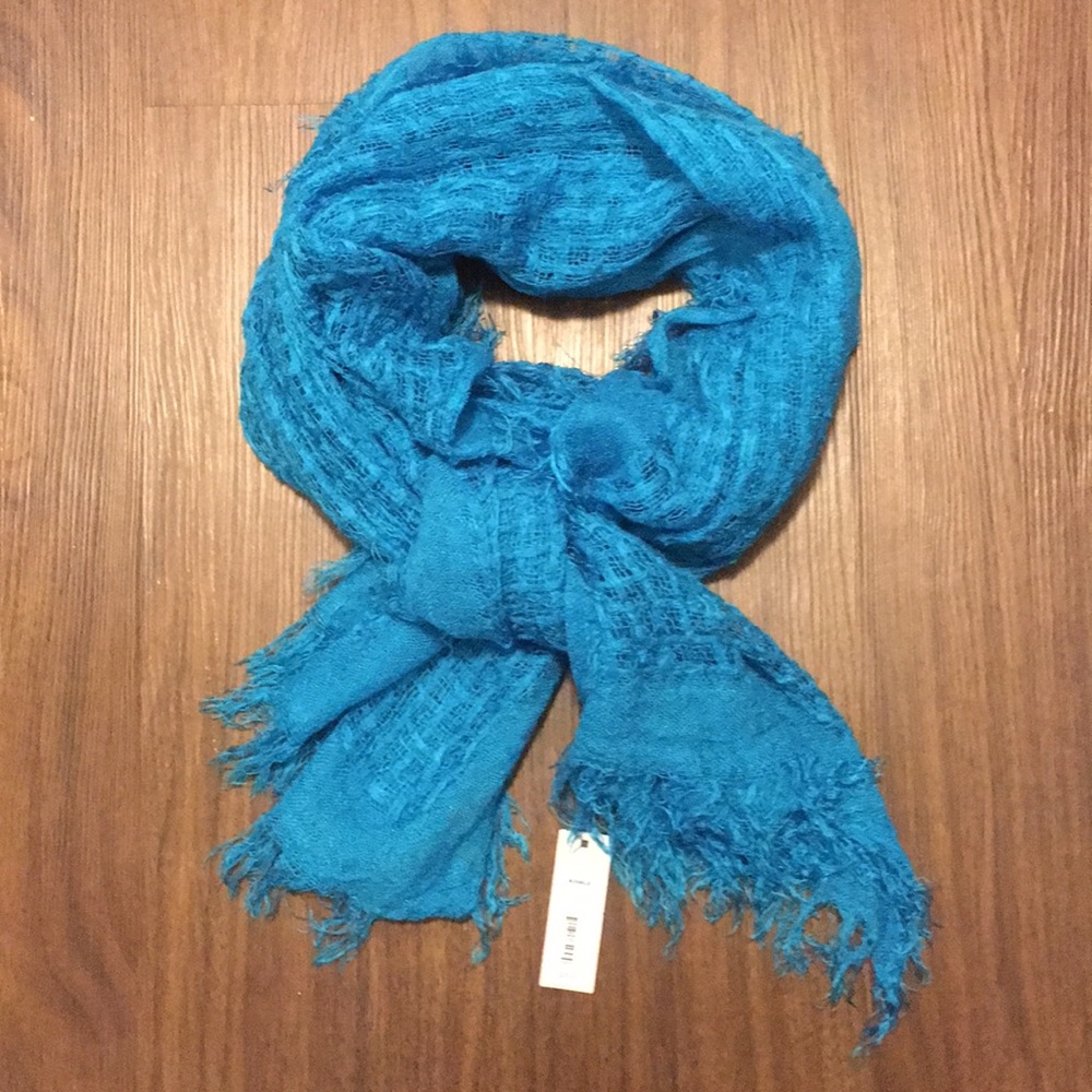 2/$15 NWT Apt 9 azure knit scarf with fringe